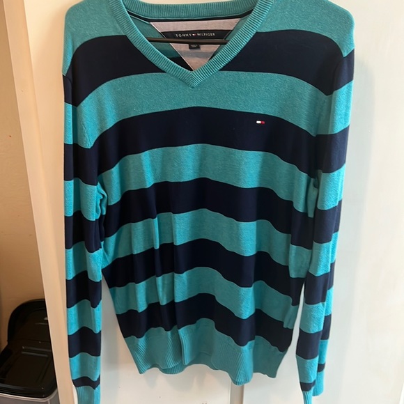 Tommy Hilfiger sweater, size small - Picture 1 of 1